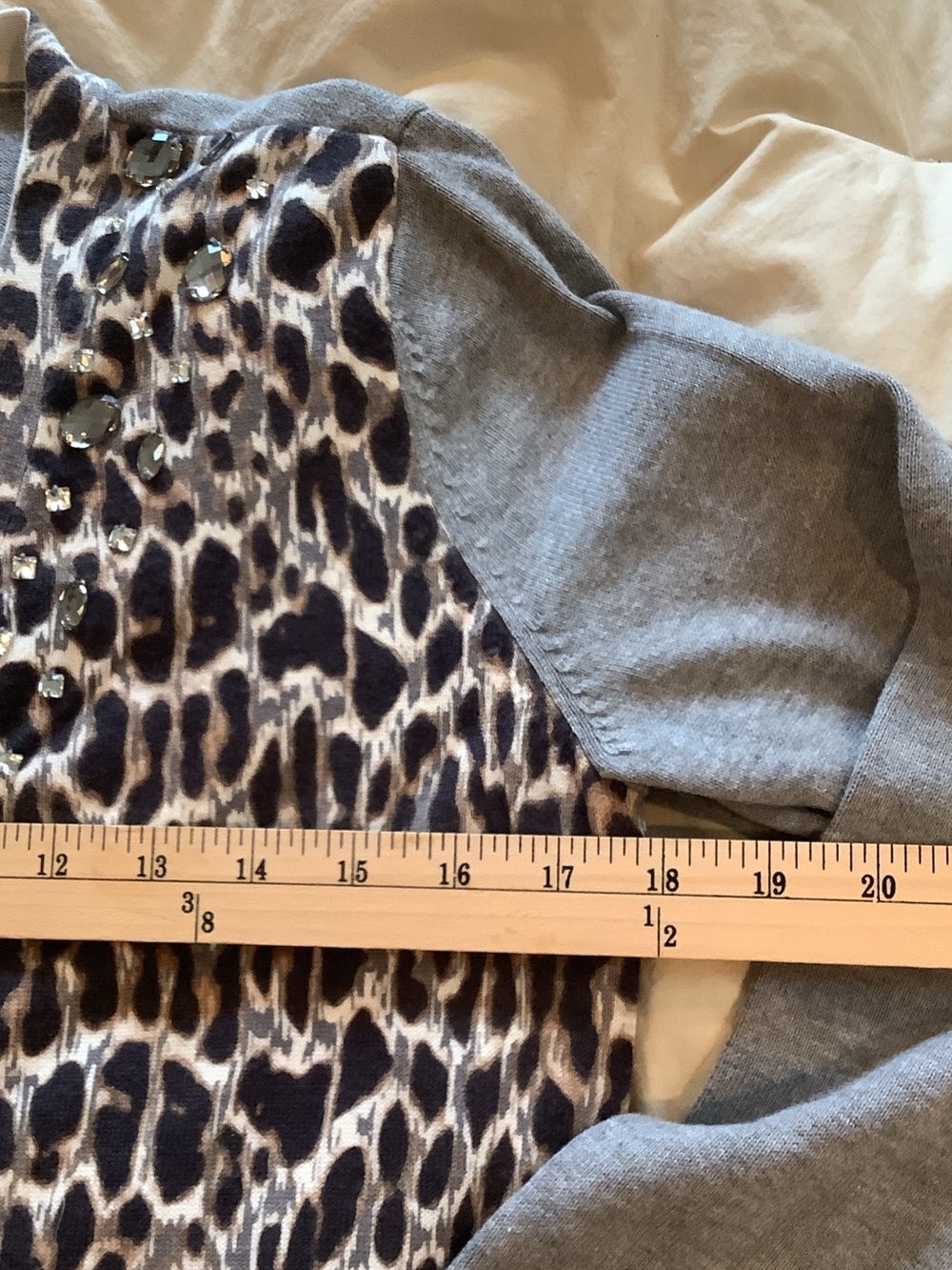 Chico's Gray Knit Top with Logo Tag - Picture 4 of 8